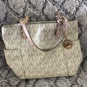 Micheal Kors Purse